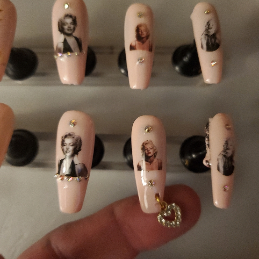 Nails 💅 - Picture 3 of 4